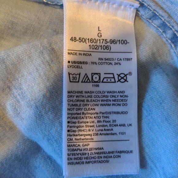 Gap Denim Button Down - Picture 4 of 4